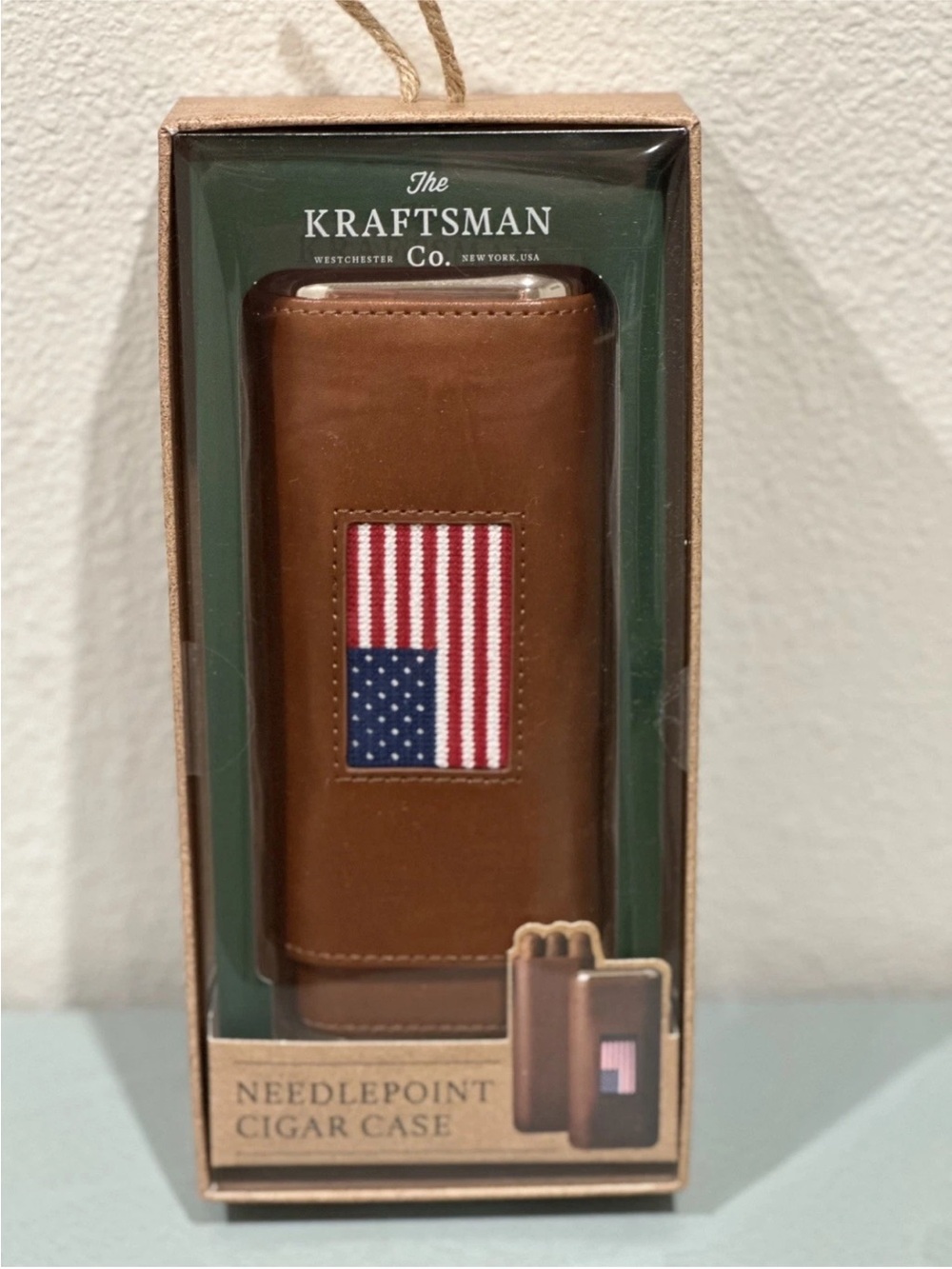 The Kraftsman Co Hand-Stitched
Leather Needlepoint Cigar Case Brown
USA Flag